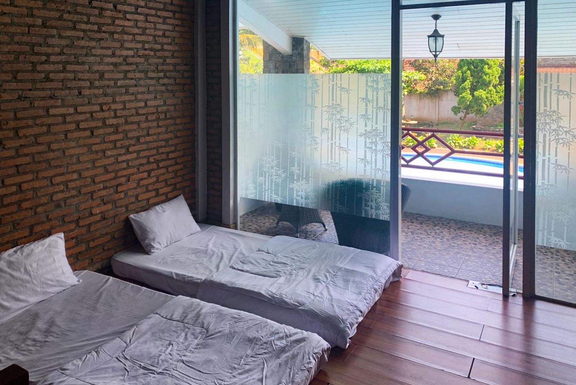 Urbanview Hotel Villa Q Gisting Bandjarnegeri Eksteriør bilde