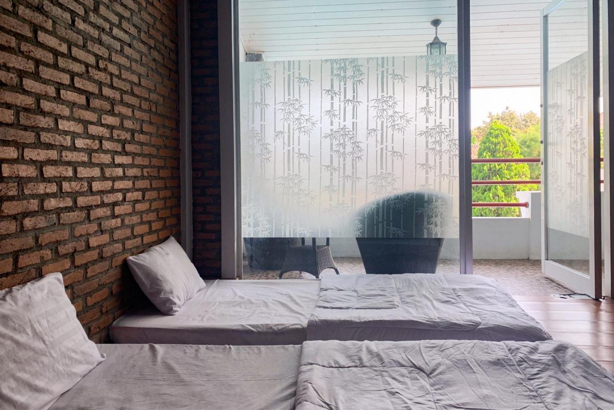 Urbanview Hotel Villa Q Gisting Bandjarnegeri Eksteriør bilde